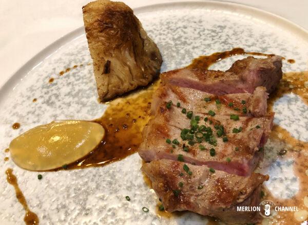 スペイン料理レストラン「ビノミオ(Binomio)」イベリコ豚のポークチョップ、ハニージェル添え