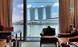 「フラトンベイ・ホテル(Fullerton Bay Hotel)」の部屋から見えるマリーナベイサンズ