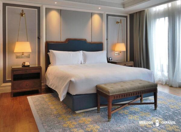 シンガポールの高級ホテル「フラトンホテル（Fullerton Hotel）」フラトン・スイートのベッドルーム
