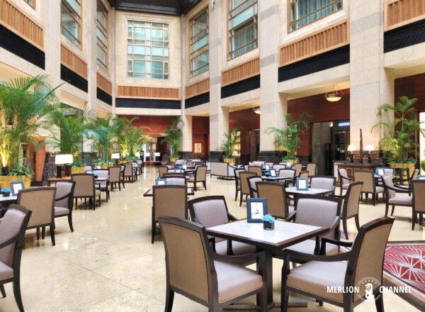 シンガポールの高級ホテル「フラトンホテル（Fullerton Hotel）」ロビーラウンジ「コートヤード（Courtyard）」