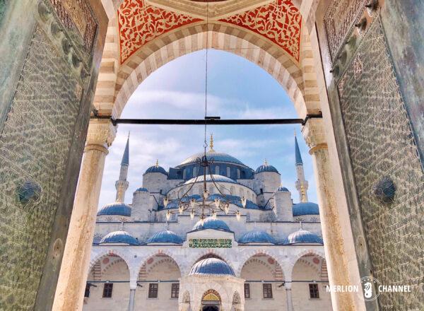 「スルタン・アフメト・モスク（Sultan Ahmed Mosque）」通称「ブルーモスク」