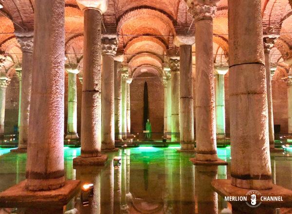 イスタンブールの人気観光スポット「地下宮殿（Basilica Cistern）」