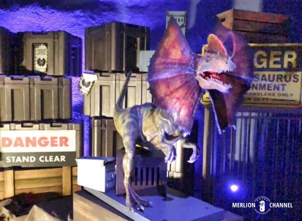 ガーデンズ・バイ・ザ・ベイの「クラウド・フォレスト（Cloud Forest）」にジュラシック・ワールド（Jurassic World）のディロフォサウルスが登場