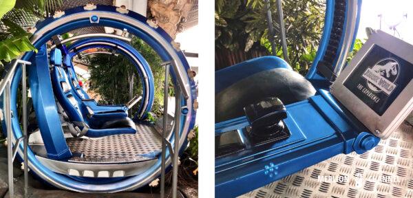 「ジュラシック・ワールド（Jurassic World）」を開催中のガーデンズ・バイ・ザ・ベイの「クラウド・フォレスト（Cloud Forest）」前に展示された球体の乗り物「ジャイロスフィア」