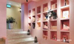 モロッコ・スタイル・カフェ「ラ・フェズ(La Fez)」ピンクの店内