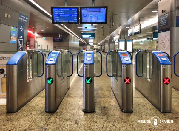 シンガポールの「MRT（地下鉄）」改札